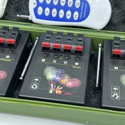 10 Kanal Sıralı Pyrotechnic Programlanabilir Uzaktan Havai Fişek Ateşleme Sistemi Yıl Bayramı Kutlaması