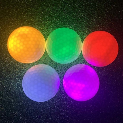 LED Golf Topu Özel Gece Işığı Parlayan Parlak Golf Topları Spor Teması